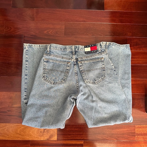 Tommy Hilfiger Women's Hi Rise Straight Leg Vintage Jeans. - Picture 15 of 15